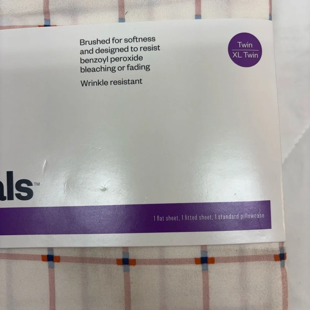 New Room Essentials Microfiber Sheet Set - White and Red Checkered Twin XL Twin
